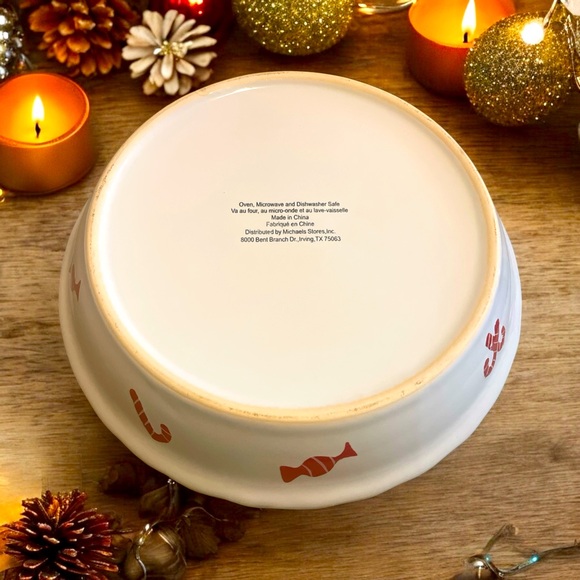 Gingerbread Man Pie Plate with Candy Canes - Oven safe - 9" - Picture 2 of 2